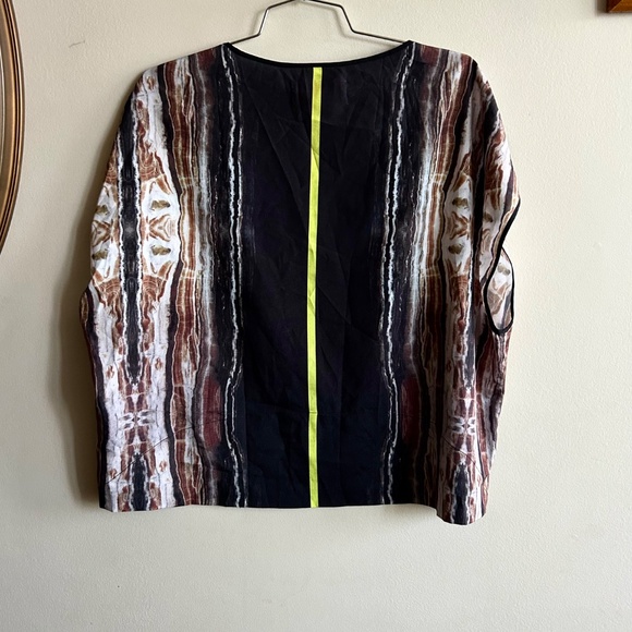 Clover Canyon by Rozae Nichols | Geode Print High-Low Top โ Size M - Picture 5 of 5